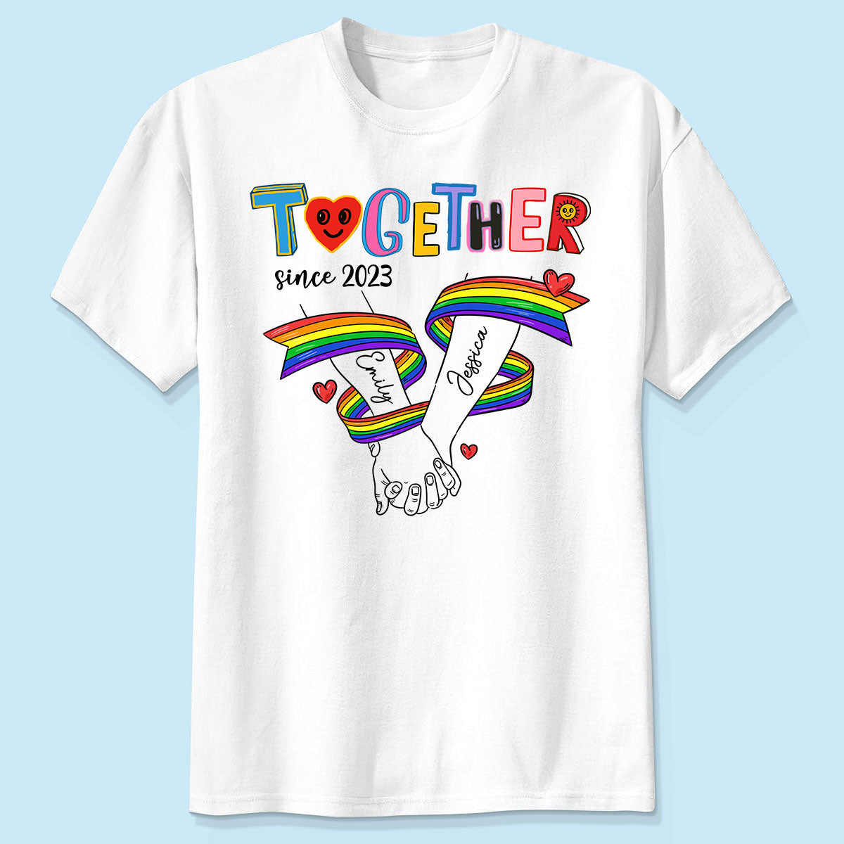 Ensemble Depuis Couple LGBT Main Dans La Main T-Shirt Personnalisé, Mois Des Fiertés — Blanc