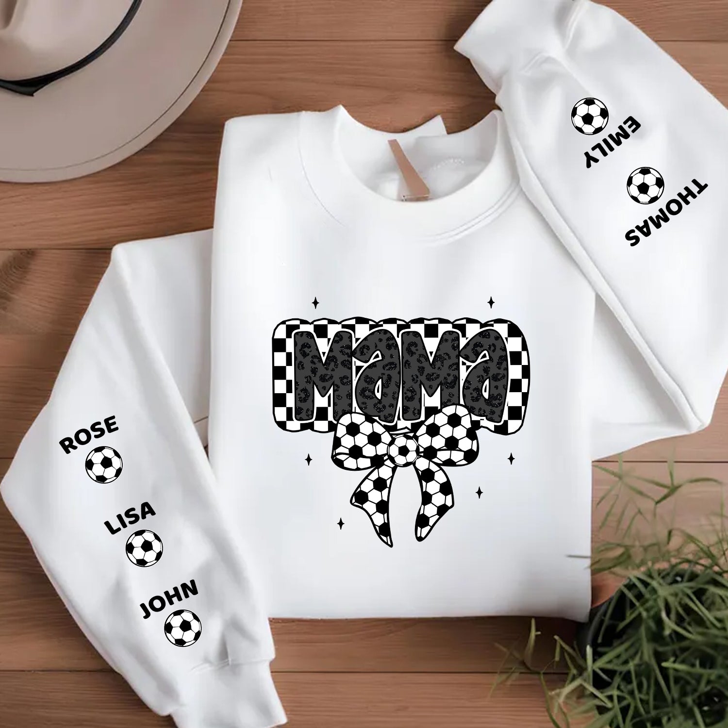 Sweat Personnalisé Rétro Maman Coquette Football, Cadeau Parfait 2025 Pour Amateur De Football, Pour Maman De Foot, Pour Épouse De Foot — Blanc