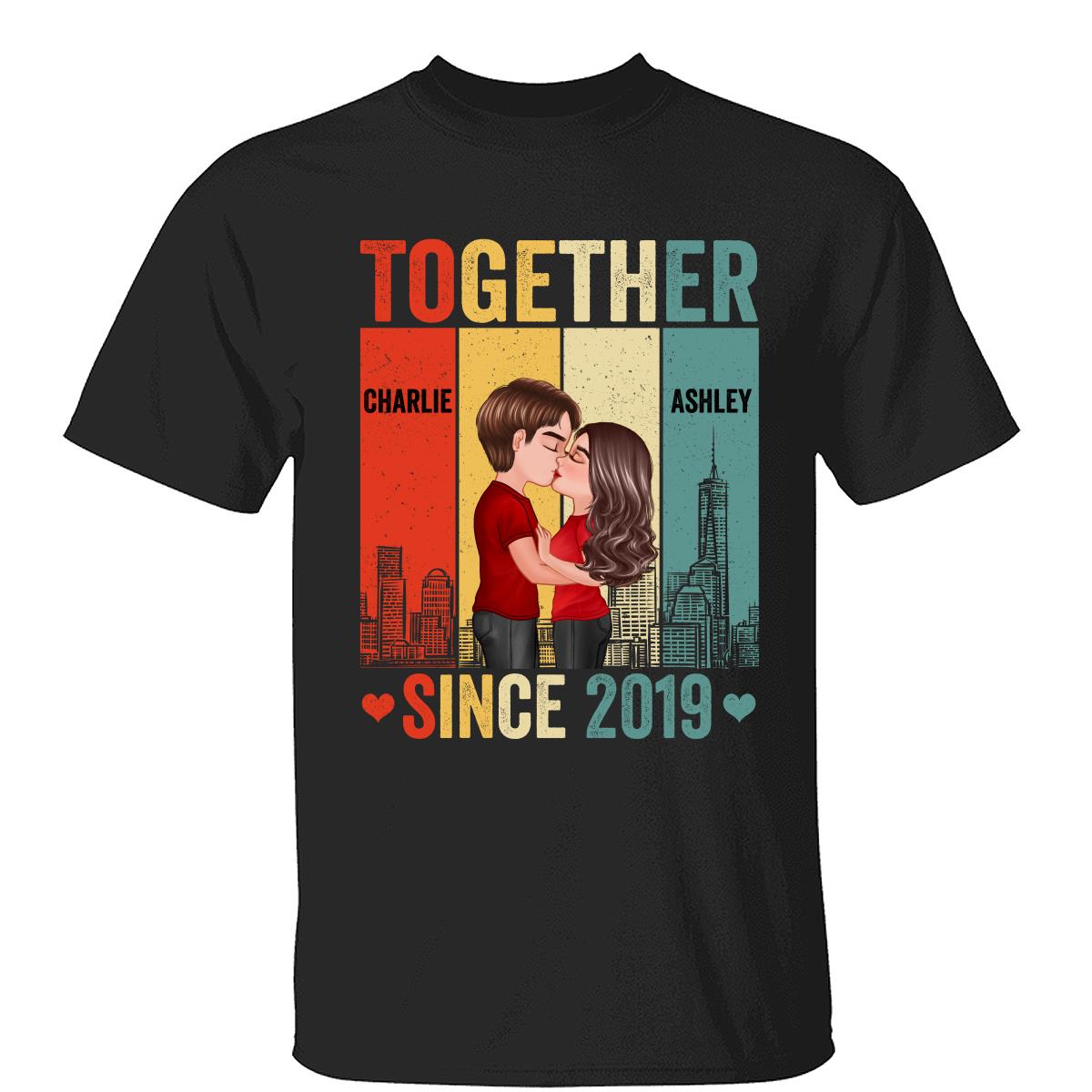 T-shirt personnalisé rétro Couple s'embrassant sous la ligne d'horizon — Noir