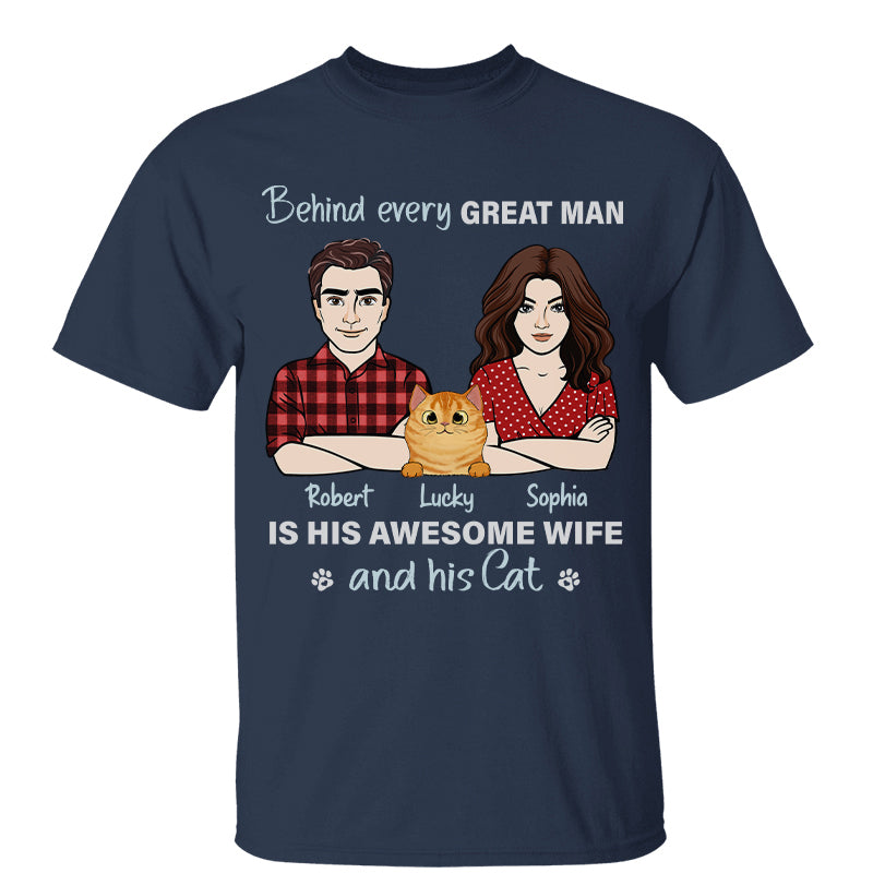 Derrière chaque grand homme se trouvent sa femme et ses chats T-shirt personnalisé — Bleu clair