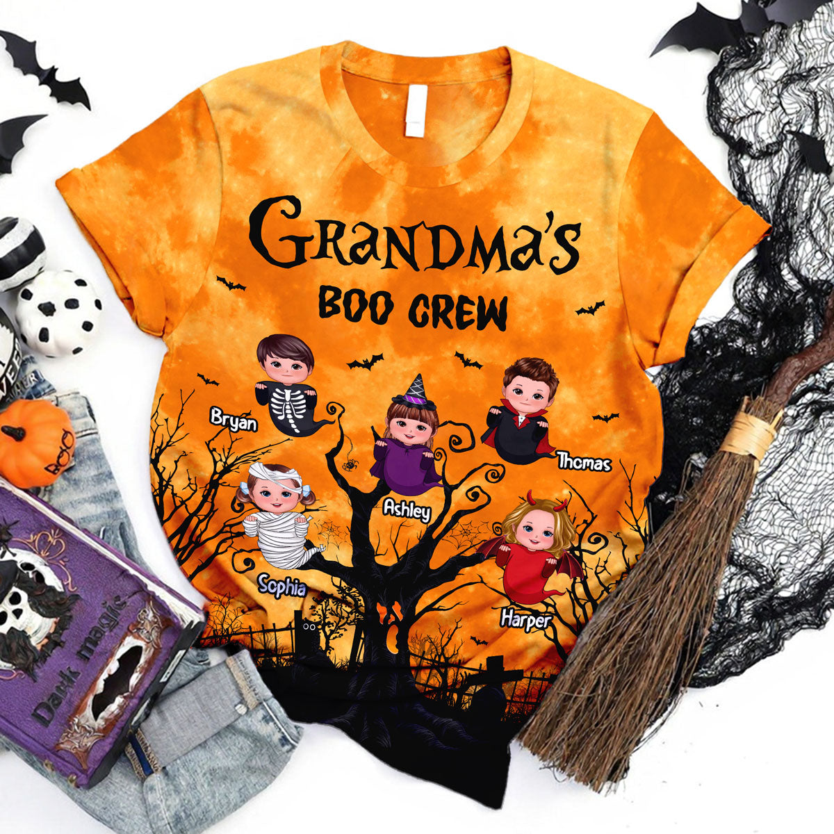 T-shirt personnalisé Équipe Boo de Mamie thème Lune Chauve-souris Arbre, déguisement d'Halloween parfait pour Mamie — Sable