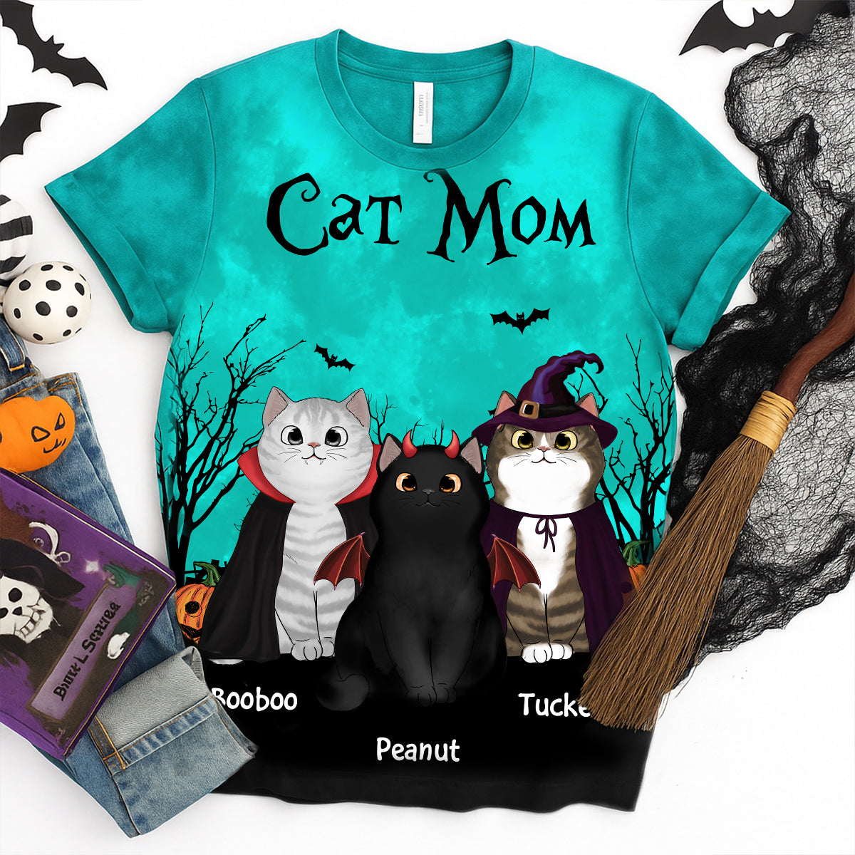 T-shirt Personnalisé Maman Chat Thème Sorcellerie Halloween Lune Chauve-souris Arbre, Costume Purrfait pour Amoureux des Chats — Bleu Clair