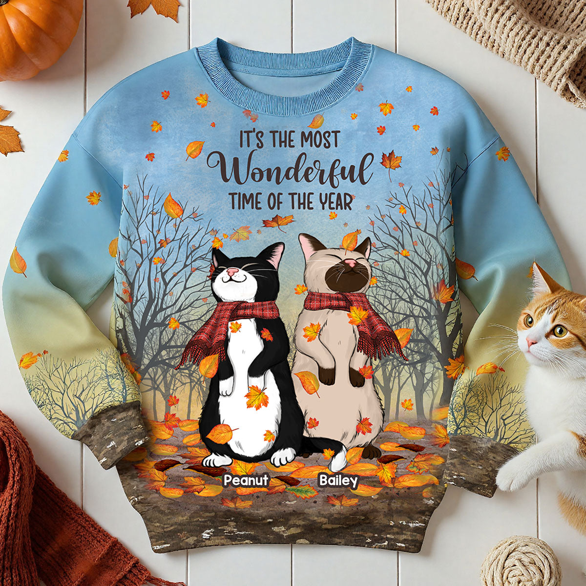 It's Fall Y'all Hello Fall Mignons Chats Debout Dans Le Thème De La Saison D'Automne Sweat-shirt Personnalisé, Cadeau Purrrfait Pour Les Amoureux De Chats — Bleu Clair